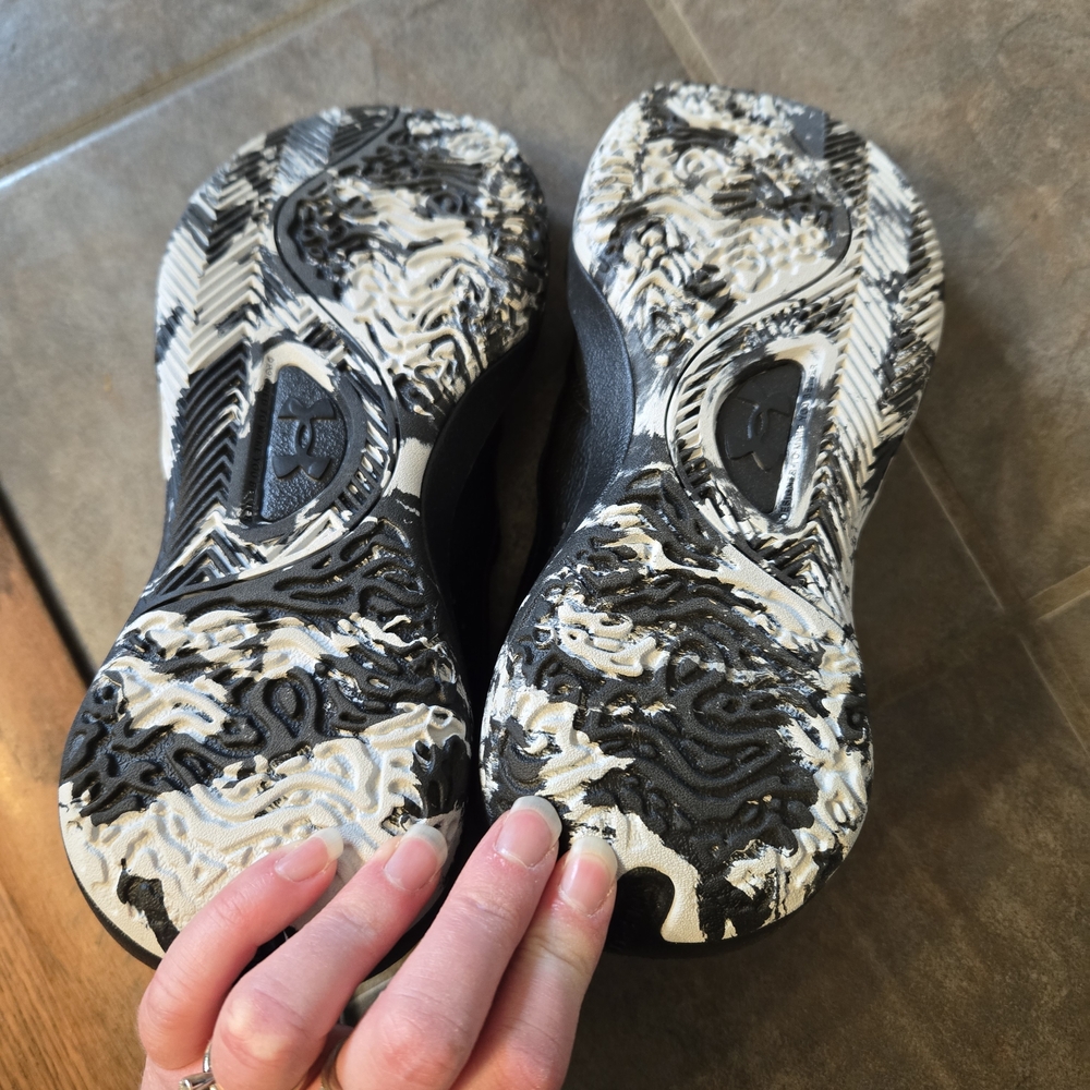 Under Armour Black and White Athletic Shoes - Worn Once